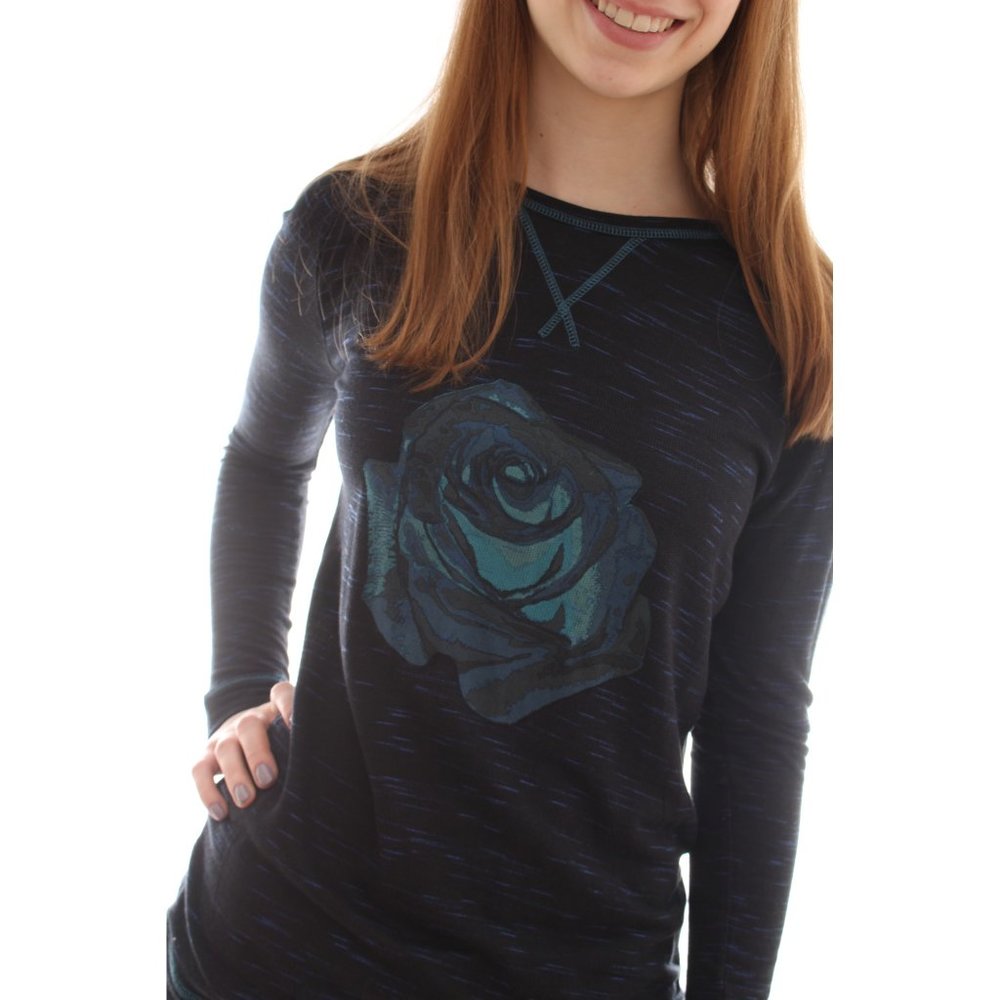 NWT Eric + Lani Juniors Long Sleeve Black Ribbed Knit T-Shirt with Blue Rose XS